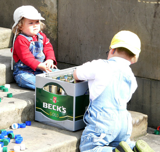 Emma (13 Monate) und Frieder(3 Jahre)